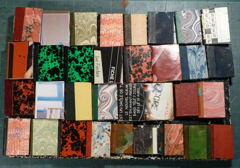 Mini bibliothèque pyramidale