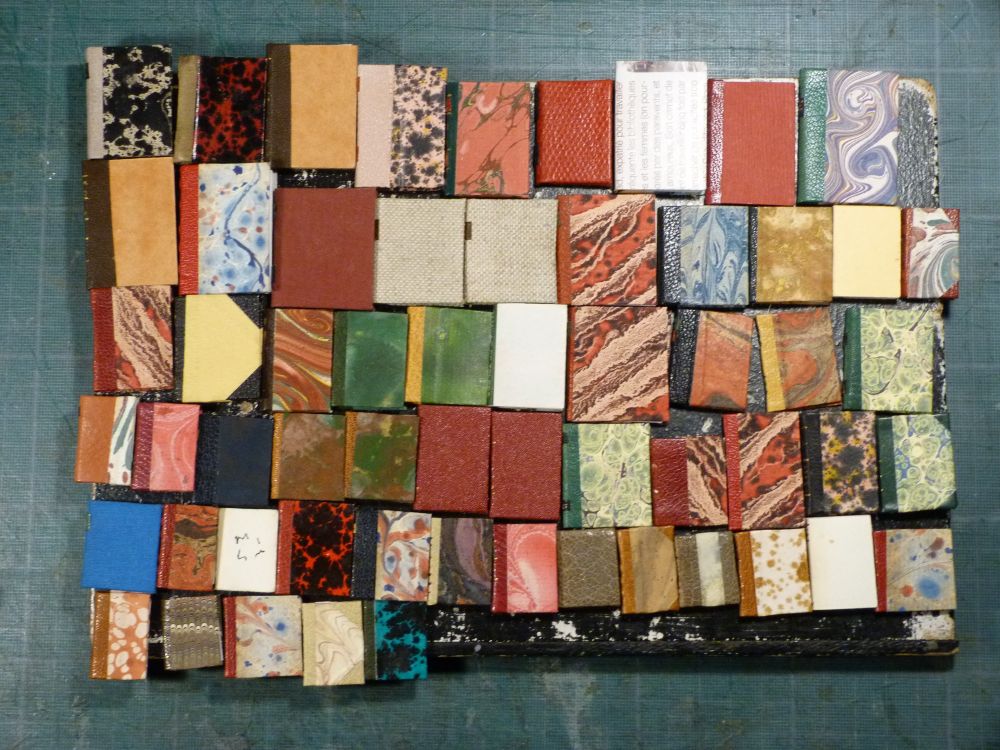 Mini bibliothèque pyramidale