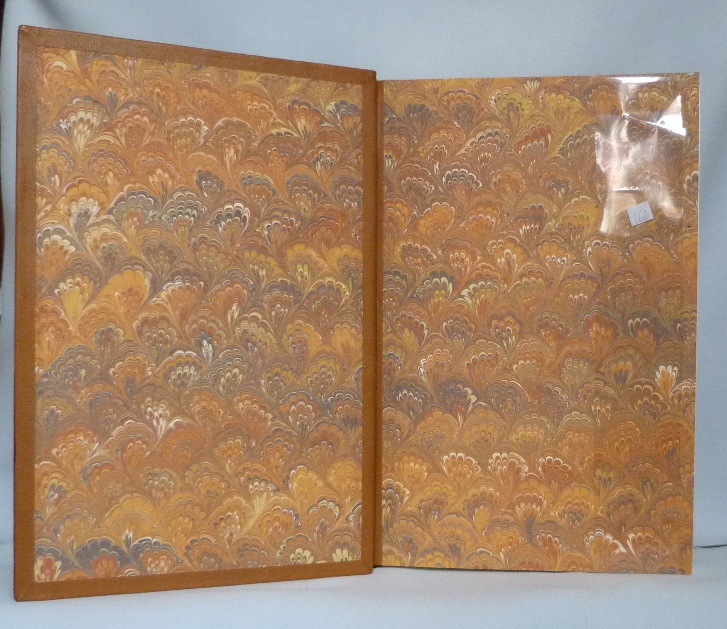 Gardes en papier marbré main. Plein cuir beige clair, mosaîques cernées beige foncé, collage d'oiseaux d'Escher avec opposition des beiges.