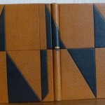 motifs géométriques triangulaires en cuir