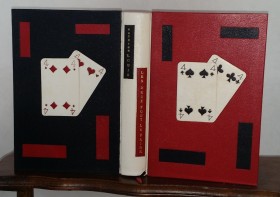 Reliure plein cuir rouge noir et blanche, avec incrustation d'une mosaïque de carte à jouer (2 paires de 4)