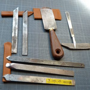 Recension Kerlouan : couteaux à parer