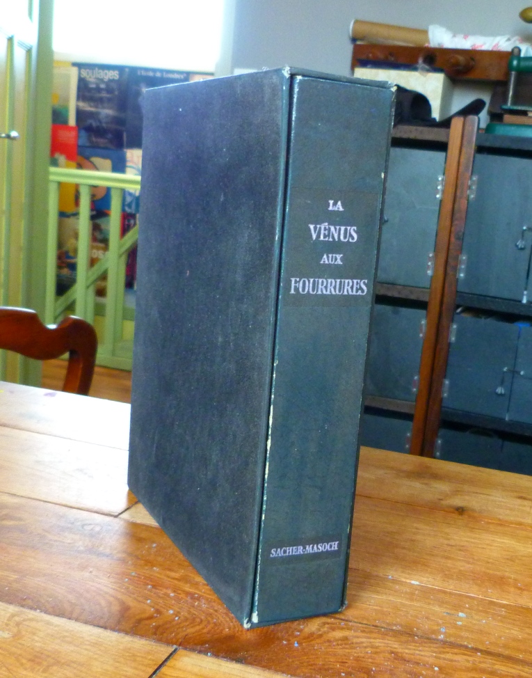 La vénus aux fourrures, chemise et ètui.