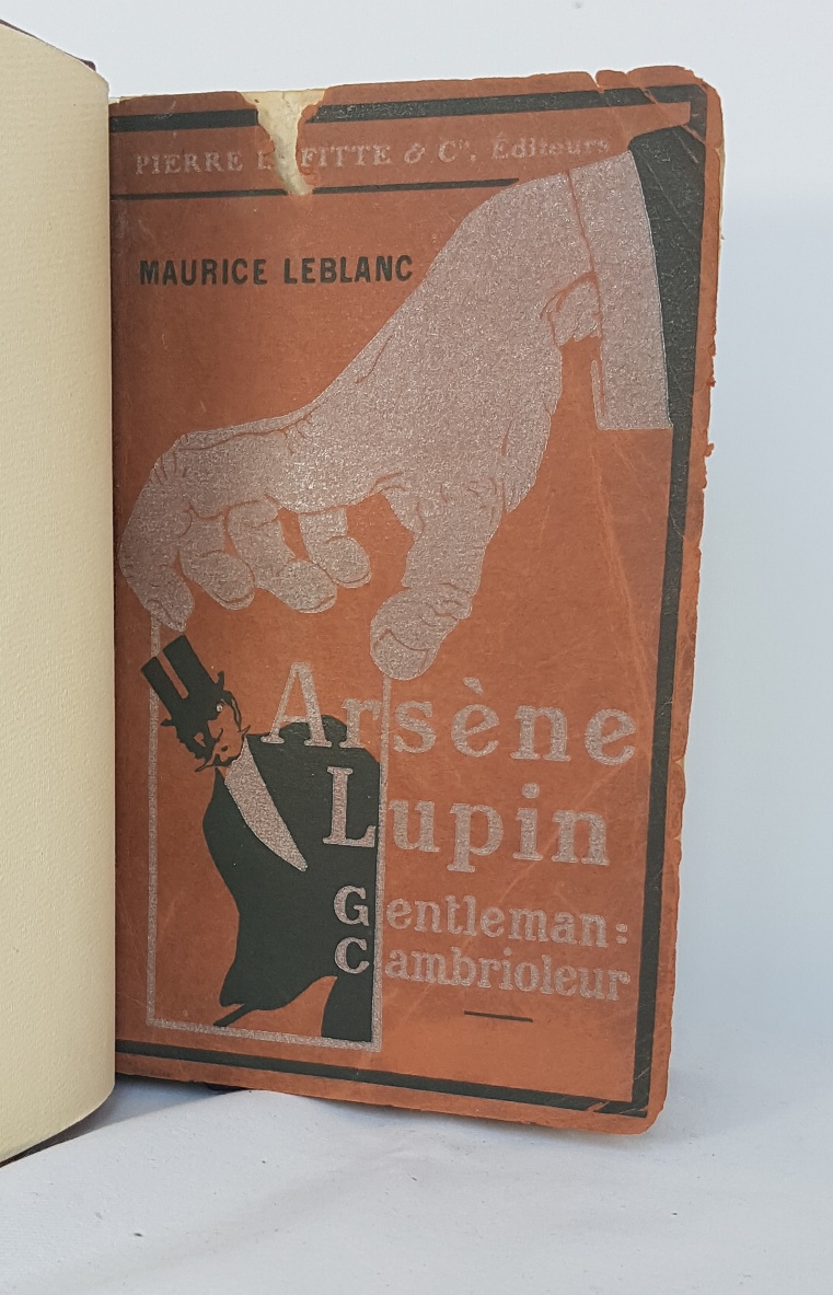 Arsene lupin Gentleman-cambrioleur, demi-cuir à coins avec mosaïque, une de couverture.